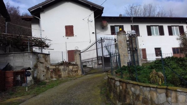 casa indipendente in vendita a Merana