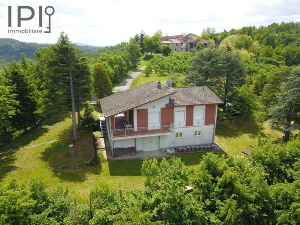 casa indipendente in vendita a Merana