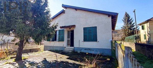 casa indipendente in vendita a Merana