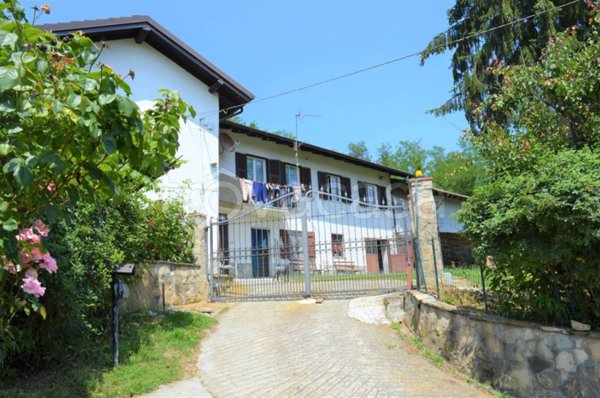 casa indipendente in vendita a Merana