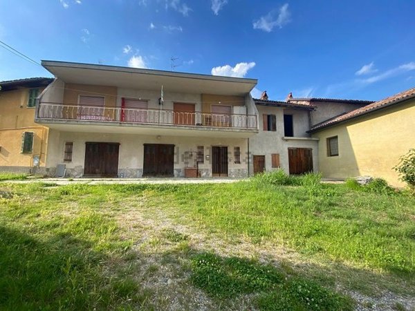 pentavano in vendita a Mombello Monferrato
