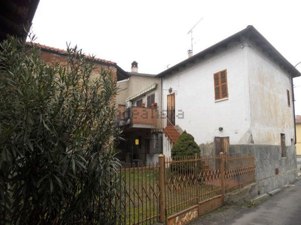 pentavano in vendita a Mombello Monferrato