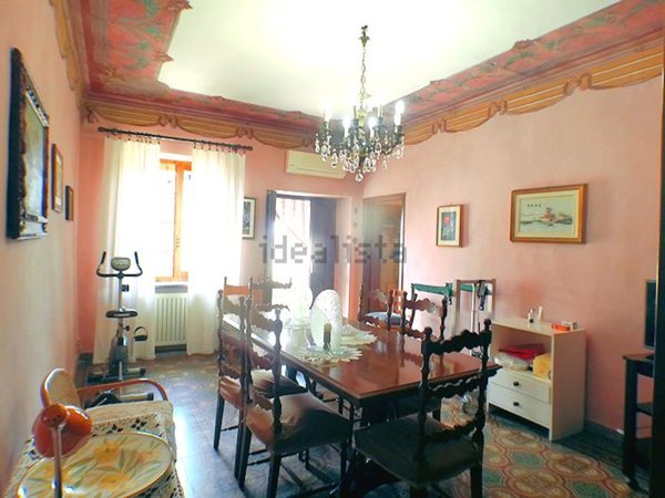 esavano in vendita a Mombello Monferrato