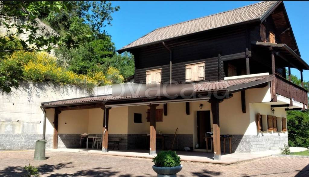 casa indipendente in vendita a Momperone