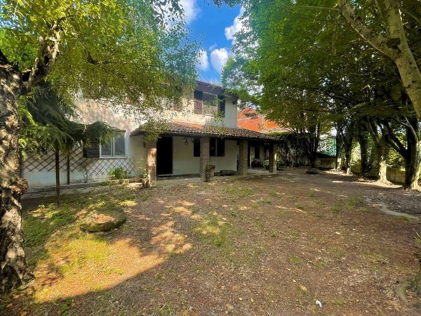 casa indipendente in vendita a Momperone