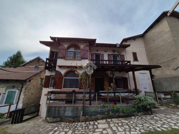 casa indipendente in vendita a Momperone