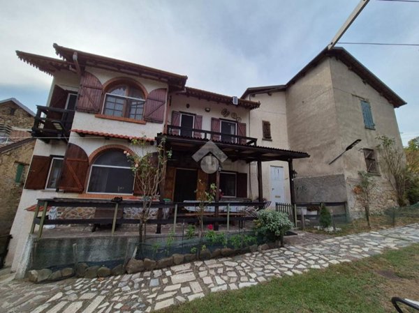 appartamento in vendita a Momperone