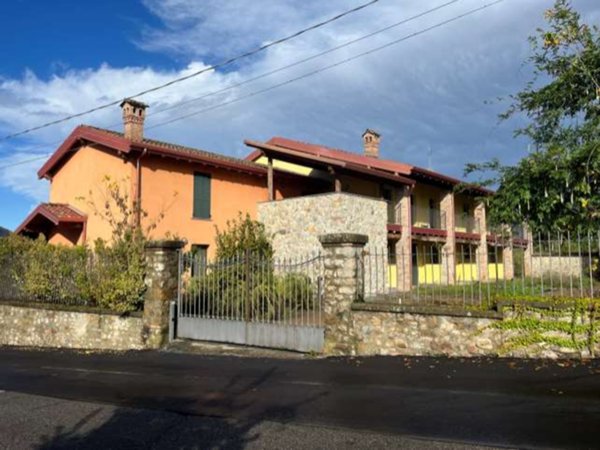 appartamento in vendita a Momperone