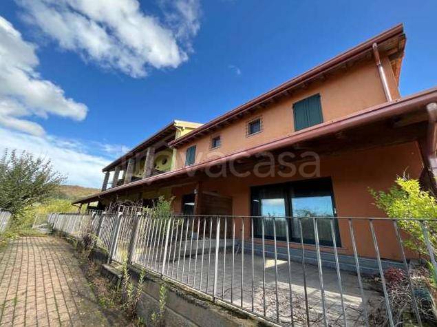 appartamento in vendita a Momperone in zona Rivabella