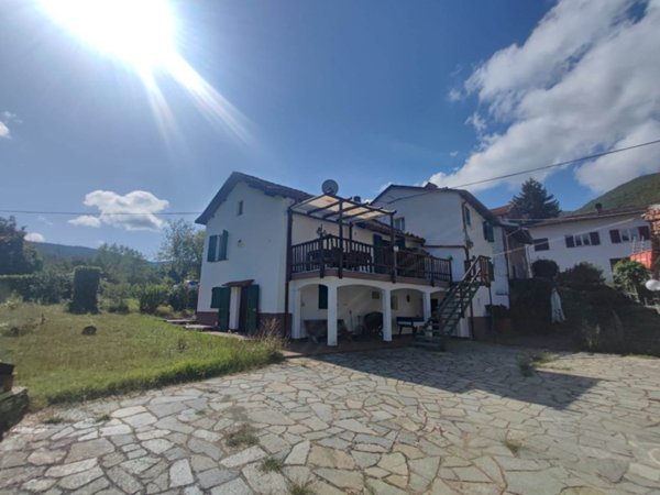 casa indipendente in vendita a Mongiardino Ligure