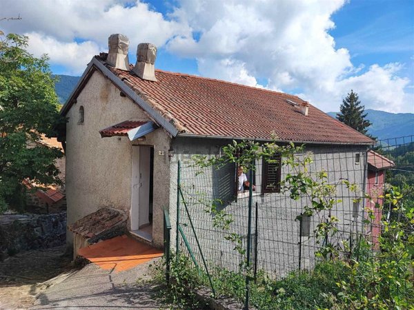 casa indipendente in vendita a Mongiardino Ligure
