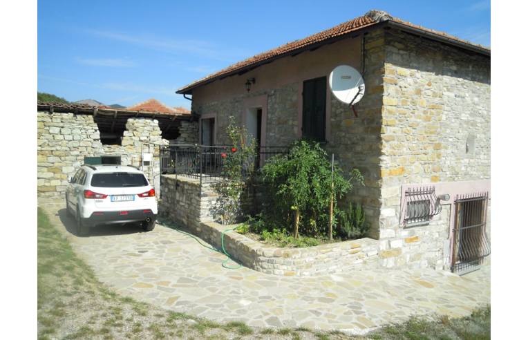 casa indipendente in vendita a Mongiardino Ligure