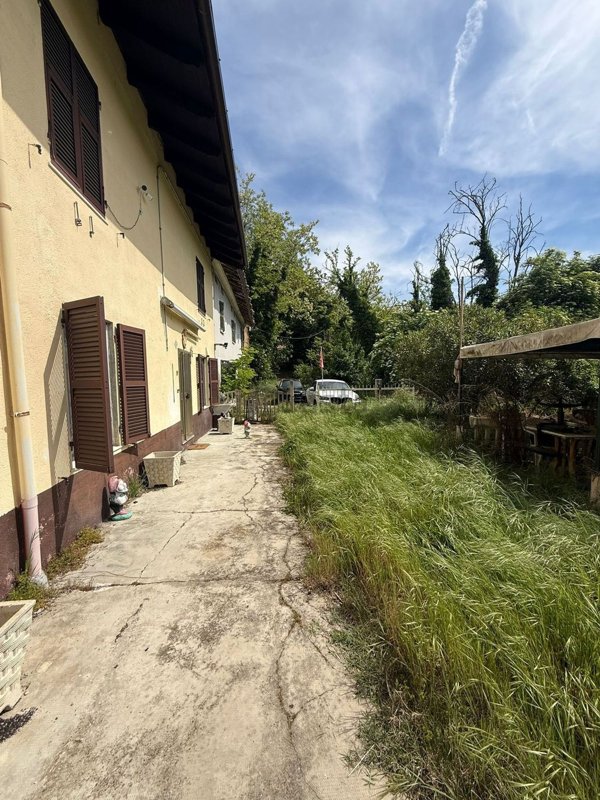 casa indipendente in vendita a Mongiardino Ligure