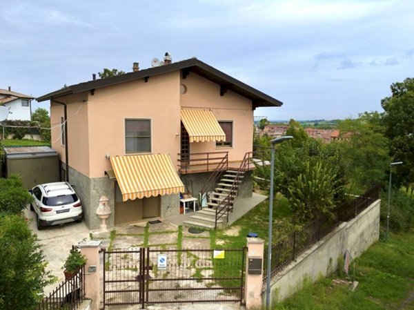 casa indipendente in vendita a Monleale