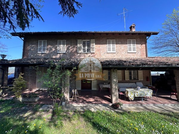 casa indipendente in vendita a Monleale