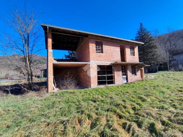 casale in vendita a Montacuto
