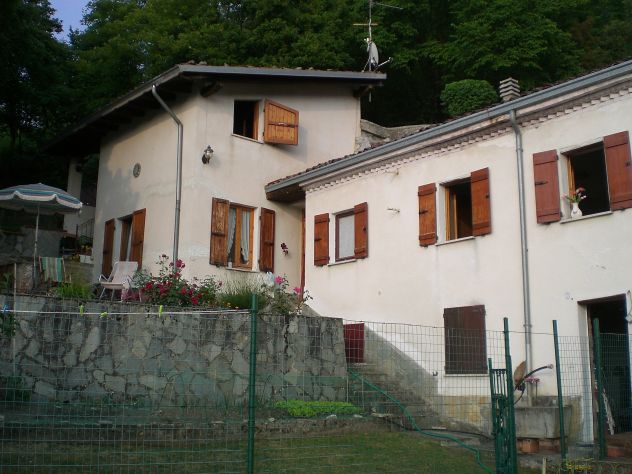 casa indipendente in vendita a Montacuto