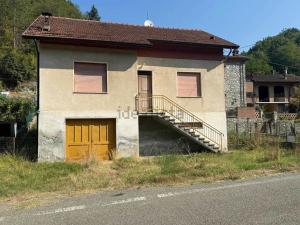 casa indipendente in vendita a Montacuto