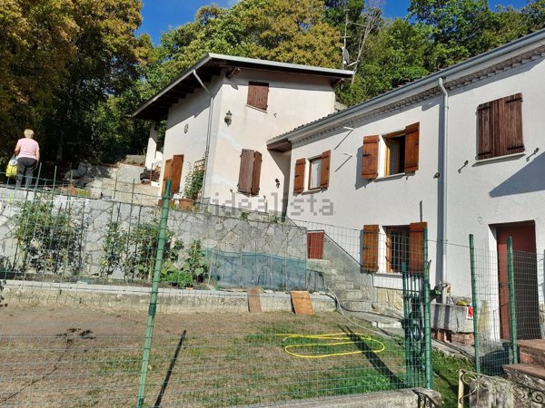 casa indipendente in vendita a Montacuto