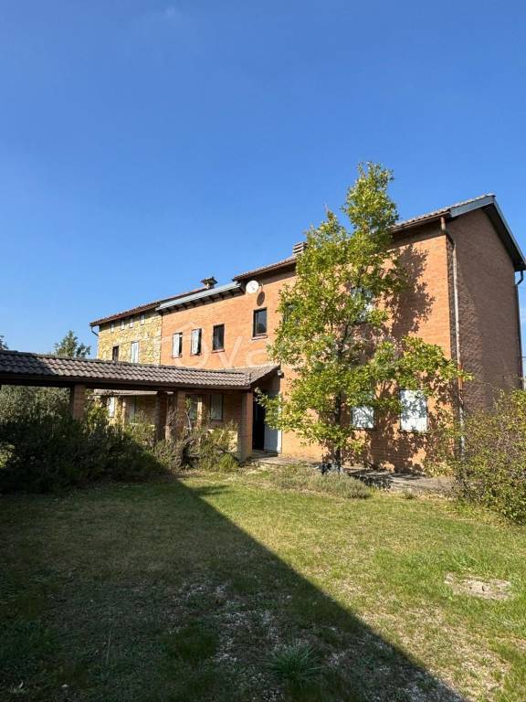 casa indipendente in vendita a Montacuto