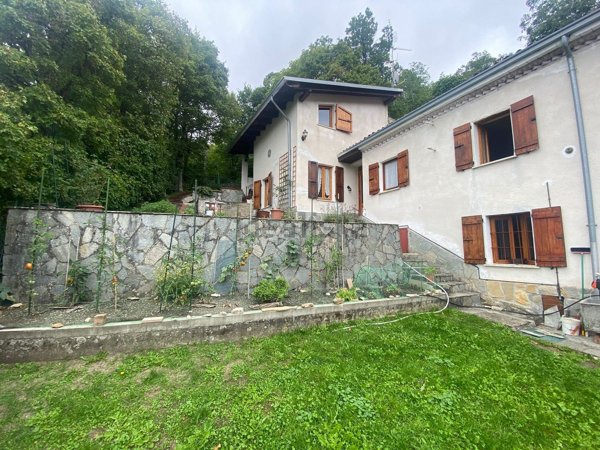 casa indipendente in vendita a Montacuto in zona Giarolo