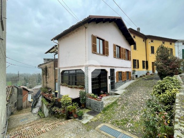 casa indipendente in vendita a Montecastello