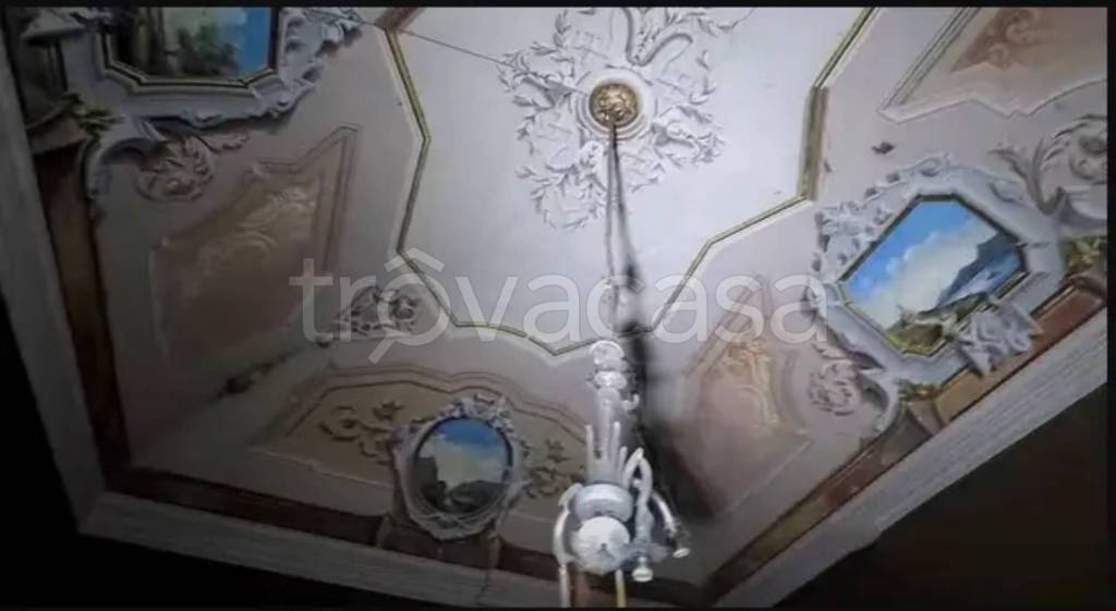 casa indipendente in vendita a Montecastello