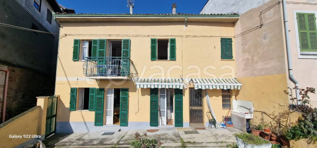 casa indipendente in vendita a Montecastello