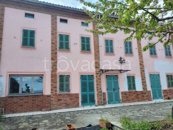 casa indipendente in vendita a Montecastello