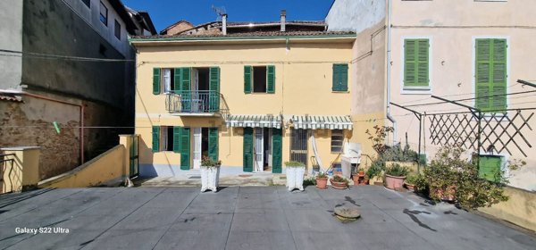 casa indipendente in vendita a Montecastello