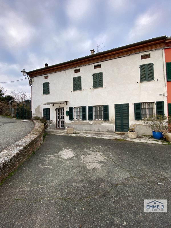 casa indipendente in vendita a Montecastello