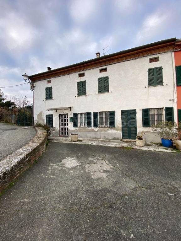 casa indipendente in vendita a Montecastello