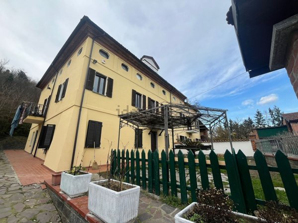 casa indipendente in vendita a Montecastello