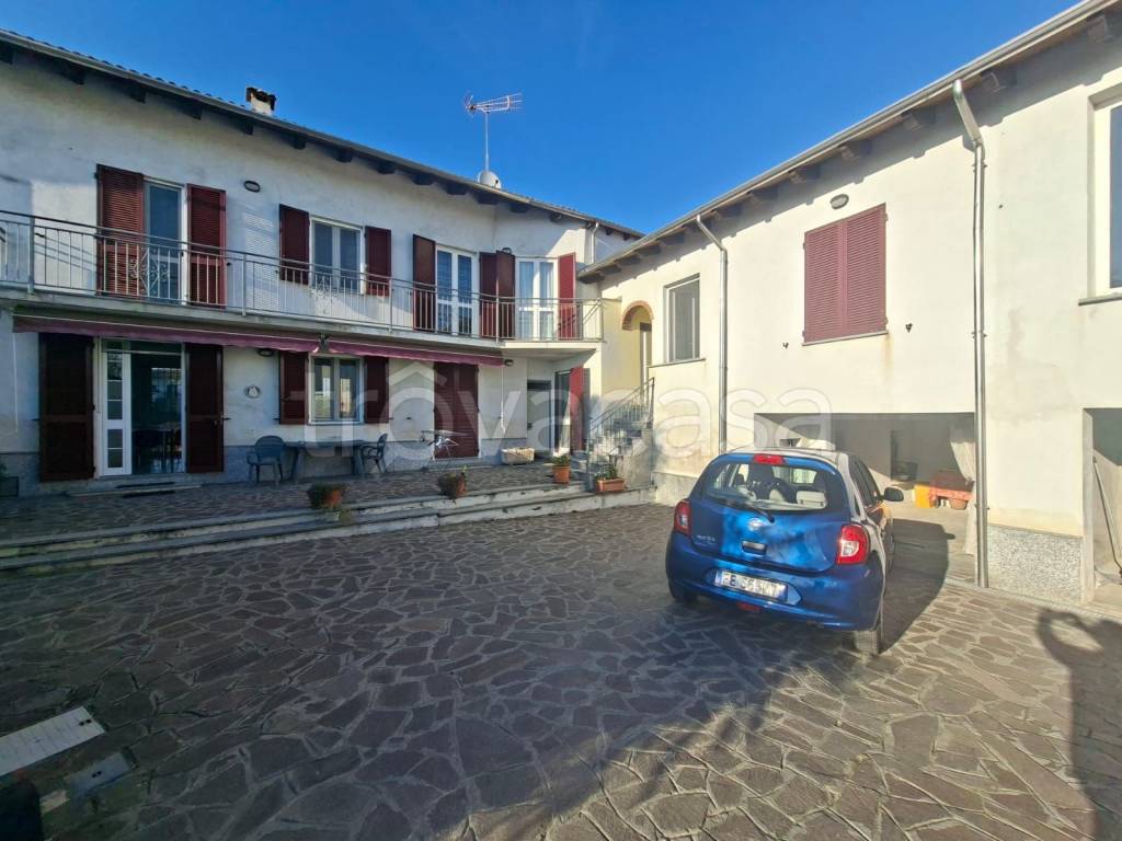 casa indipendente in vendita a Montecastello