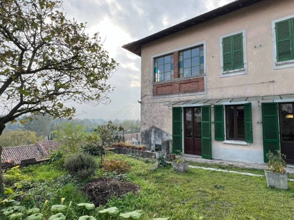 casa indipendente in vendita a Montecastello