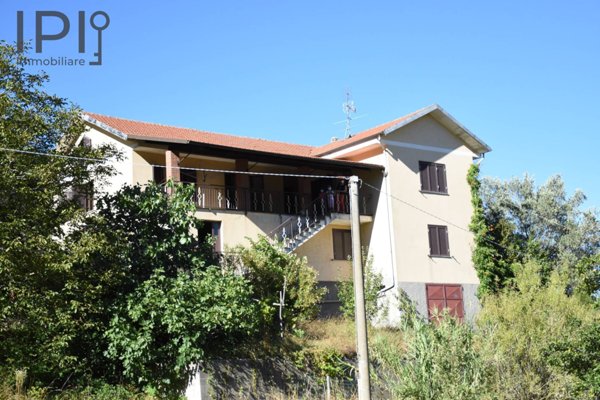 casa indipendente in vendita a Montechiaro d'Acqui