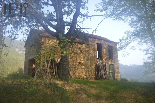 locale di sgombero in vendita a Montechiaro d'Acqui