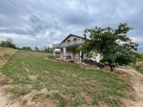 appartamento in vendita a Montechiaro d'Acqui