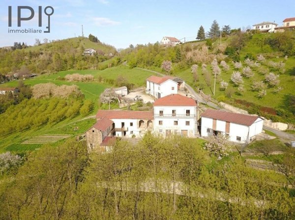 casa indipendente in vendita a Montechiaro d'Acqui