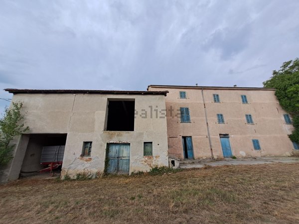 casale in vendita a Montechiaro d'Acqui