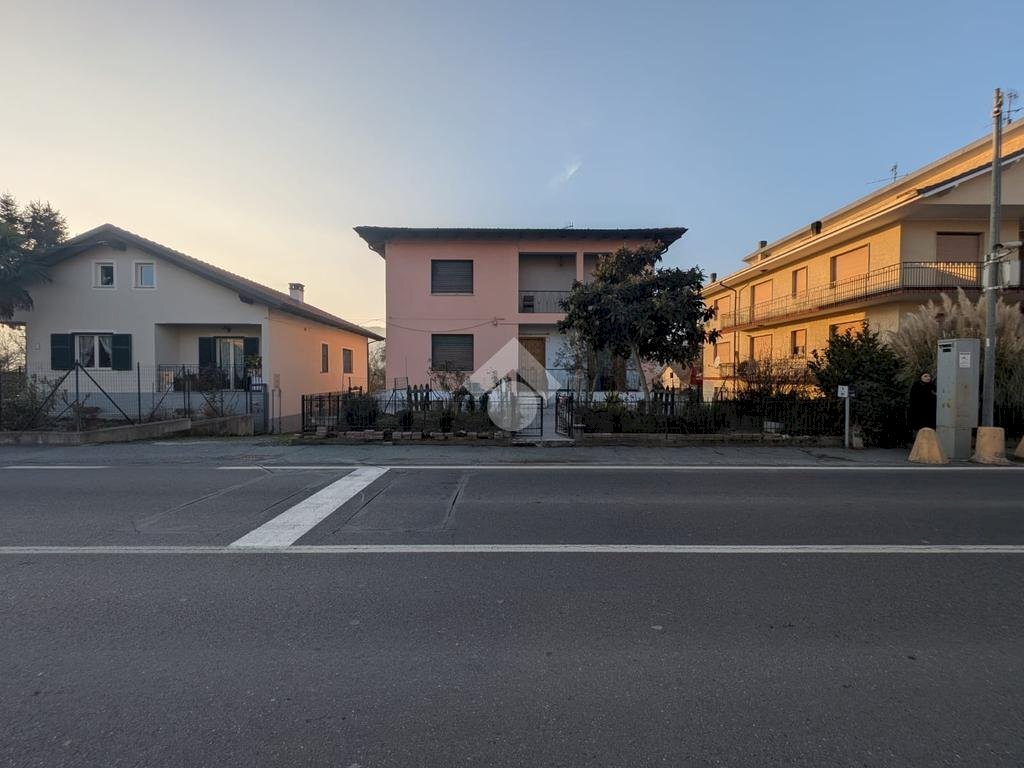 casa indipendente in vendita a Montechiaro d'Acqui in zona Montechiaro Piana