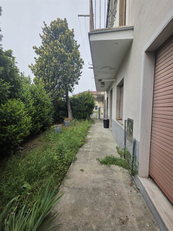 casa indipendente in vendita a Montechiaro d'Acqui