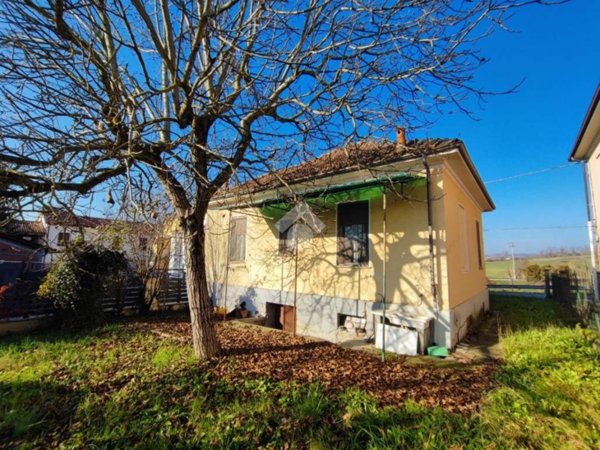 casa indipendente in vendita a Montegioco in zona Palazzo