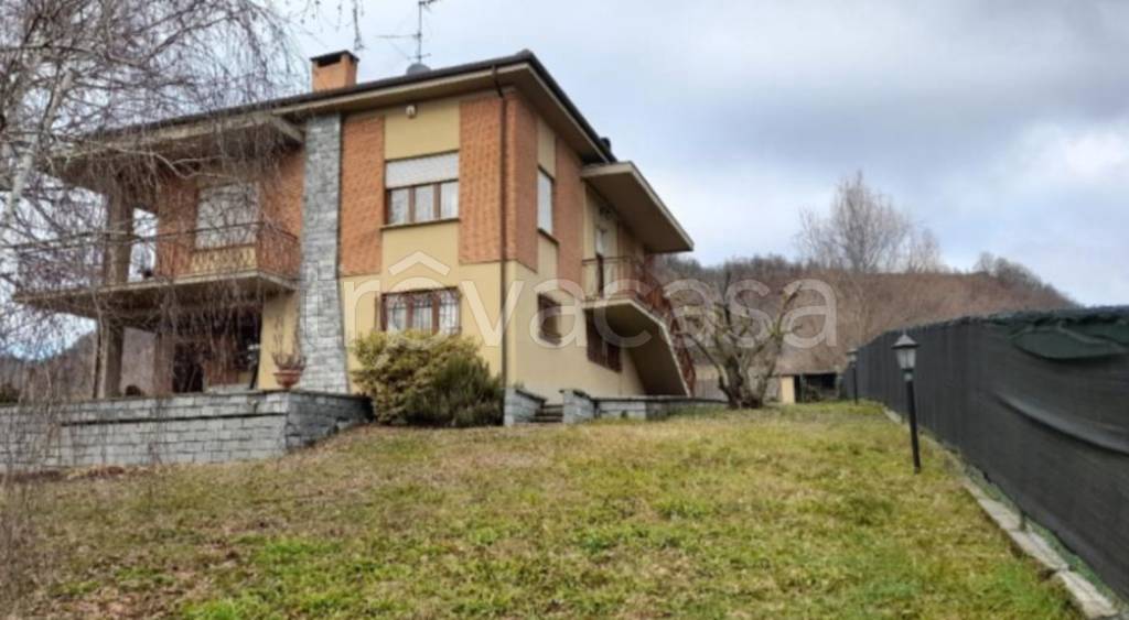 casa indipendente in vendita a Montegioco