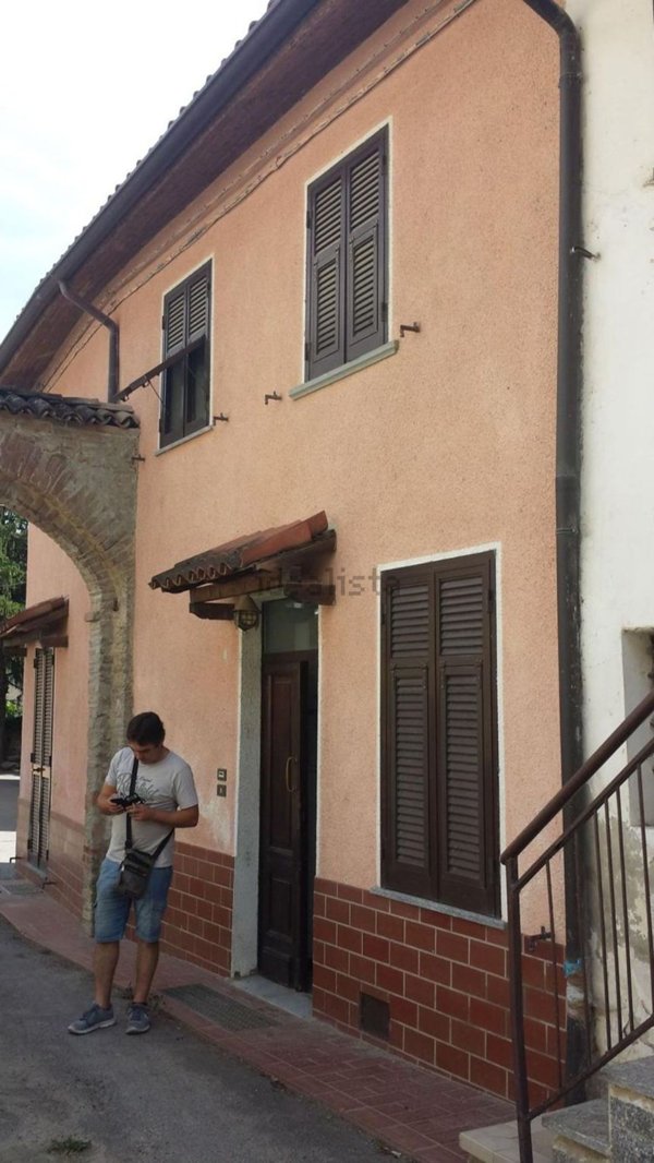 casa indipendente in vendita a Montegioco