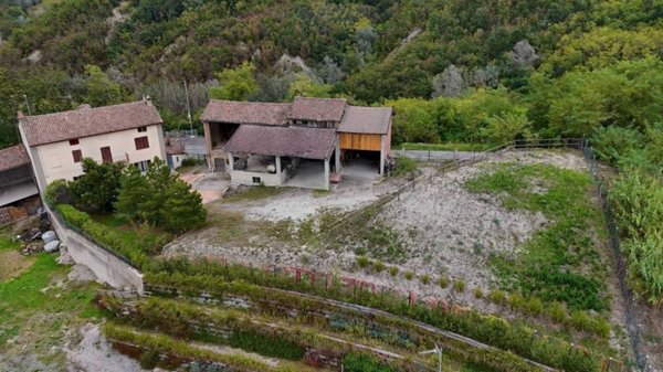 casa indipendente in vendita a Montemarzino in zona Scrimignano