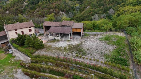 casa indipendente in vendita a Montemarzino in zona Scrimignano