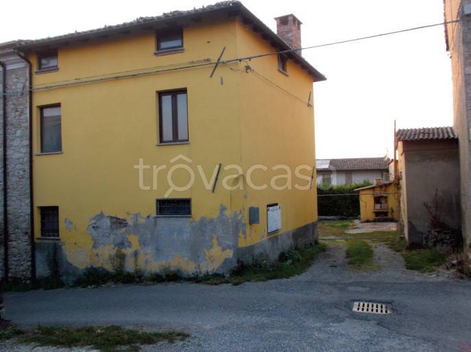 casa indipendente in vendita a Montemarzino in zona Segagliate