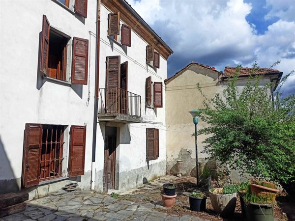 casa indipendente in vendita a Montemarzino in zona Reguardia
