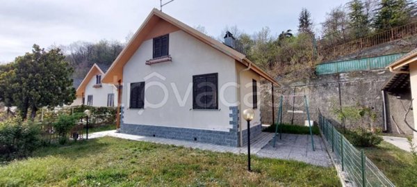 casa indipendente in vendita a Morbello